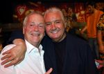 Amsterdam 1 juni 2025
Rene Froger krijgt na de laatste toppers in concert een koninklijke onderscheiding in de Johan Cruyff arena . De hele familike van Rene en Natasja is aanwezig . Natacha Danny Froger ( met vrouw) Didier Froger(met vriendin) en Maxim Froger (met vriendin) Ook Gerard Joling Jeroen v d Boom en Jan Smit waren natuurlijk aanwezig. Rene Froger met Wim Bohnenn