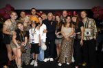 Amsterdam 1 juni 2025
Rene Froger krijgt na de laatste toppers in concert een koninklijke onderscheiding in de Johan Cruyff arena . De hele familike van Rene en Natasja is aanwezig . Natacha Danny Froger ( met vrouw) Didier Froger(met vriendin) en Maxim Froger (met vriendin) Ook Gerard Joling Jeroen v d Boom en Jan Smit waren natuurlijk aanwezig. Ook de eerste vrouw van Rene Yolanda Punt was aanwezig