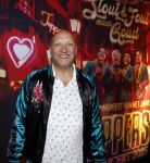 Amsterdam 1 juni 2025
Rene Froger krijgt na de laatste toppers in concert een koninklijke onderscheiding in de Johan Cruyff arena . Ruben v d Meer