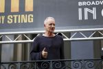 Amsterdam 5 juni 2025
Zanger Sting komt met een boot aan bij Carre om musical THE LAST SHIP te promoten . Het was ongelofelijk slecht weer maar desondanks stonden er toch honderden fans op hem te wachten .
