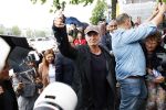 Amsterdam 5 juni 2025
Zanger Sting komt met een boot aan bij Carre om musical THE LAST SHIP te promoten . Het was ongelofelijk slecht weer maar desondanks stonden er toch honderden fans op hem te wachten .