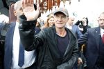 Amsterdam 5 juni 2025
Zanger Sting komt met een boot aan bij Carre om musical THE LAST SHIP te promoten . Het was ongelofelijk slecht weer maar desondanks stonden er toch honderden fans op hem te wachten .