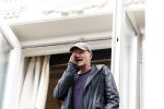 Amsterdam 5 juni 2025
Zanger Sting komt met een boot aan bij Carre om musical THE LAST SHIP te promoten . Het was ongelofelijk slecht weer maar desondanks stonden er toch honderden fans op hem te wachten .