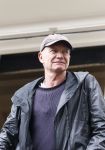 Amsterdam 5 juni 2025
Zanger Sting komt met een boot aan bij Carre om musical THE LAST SHIP te promoten . Het was ongelofelijk slecht weer maar desondanks stonden er toch honderden fans op hem te wachten .