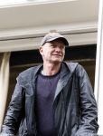 Amsterdam 5 juni 2025
Zanger Sting komt met een boot aan bij Carre om musical THE LAST SHIP te promoten . Het was ongelofelijk slecht weer maar desondanks stonden er toch honderden fans op hem te wachten .