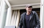Amsterdam 5 juni 2025
Zanger Sting komt met een boot aan bij Carre om musical THE LAST SHIP te promoten . Het was ongelofelijk slecht weer maar desondanks stonden er toch honderden fans op hem te wachten .