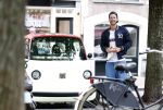 Amsterdam 4 juni 2025
Thomas v d Vlugt met zijn fiat 500 karretje in het centrum van Amsterdam