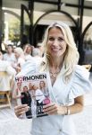 Naarden 18 juni 2025
Presentatie tijdschrift Vivian Reijs ( Hormonen ) bij het Arsenaal .