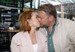 Amsterdam 11 juni 2025
Presentatie cd Wesly Bronkhorst bij grandcafe de Heinekenhoek.Wesly Bronkhorst met zijn vrouw Raquel