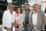 Amsterdam 11 juni 2025
Presentatie cd Wesly Bronkhorst bij grandcafe de Heinekenhoek. Wesly Bronkhorst met vrouw en ouders