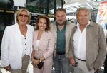 Amsterdam 11 juni 2025
Presentatie cd Wesly Bronkhorst bij grandcafe de Heinekenhoek. Wesly Bronkhorst met vrouw en ouders