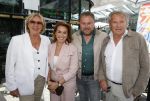 Amsterdam 11 juni 2025
Presentatie cd Wesly Bronkhorst bij grandcafe de Heinekenhoek. Wesly Bronkhorst met vrouw en ouders