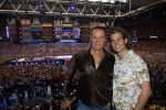 Amsterdam 1 juni 2025
Rene Froger krijgt na de laatste toppers in concert een koninklijke onderscheiding in de Johan Cruyff arena . Wino Omtzigt met partner Glenn
