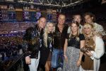 Amsterdam 1 juni 2025
Rene Froger krijgt na de laatste toppers in concert een koninklijke onderscheiding in de Johan Cruyff arena . Wino Omtzigt met partner Glenn Kinderen Jacky en Romy (met partners) en Mary Borsato