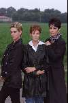 Tubbergen, 20 juni 1999
Hermien Timmerman met haar dochters Sheila Timmerman (blond) en Sandra Timmerman (donker)
