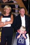 Naarden 03-07-1999
Jan des Bouvrie uitreiking boek.
Jan met zijn zoontje
Caroline Tensen