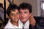 Amstelveen 20 juni 1999
Johnny Kraaijkamp Jr. met  zoontje
