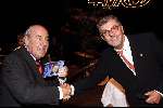 Hulversum, 27 juni 1999
Afscheid van Willem Duys van de AVRO met zijn opvolger Robert Long