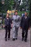 Muiden 07 Juli 1999
Richard Krajicek en Daphne Deckers trouwen
Jacco Eltingh met zijn vrouw en Stanley Franker.