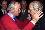 Hulversum, 27 juni 1999
Afscheid van Willem Duys van de AVRO hier met Toon Hermans