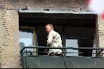 Amsterdam 27 juli 2000
Andre v Duin aan het werk in het appartement van zijn ex vriend Eelco