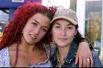 Amsterdam 10 juli 2000
Uitreiking CD van Katja schuurman bij Bunjy jumping Amsterdam.
Katja Schuurman  met haar zusje Birgit Schuurman