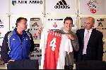 Amsterdam 5 juli 2000
Eerste training van AJAX seizoen 2000/2001 met een geheel nieuwe outfit van kledingsponsor ADIDAS
Galasek Co Adriaans en michael v Praag