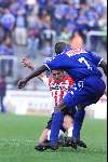 Genk 29 juli 2000
Genk-PSV 0-1
Jan Heintze in duel met Mike Origi