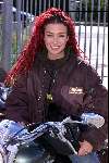 Amsterdam 10 juli 2000
Uitreiking CD van Katja schuurman bij Bunjy jumping Amsterdam.
Katja Schuurman op haar moter
