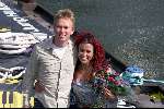 Amsterdam 10 juli 2000
Uitreiking CD van Katja schuurman bij Bunjy jumping Amsterdam.
Katja Schuurman met zanger Poemas