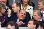 Rotterdam, 2 juli 2000   Euro 2000
Finale EK Tusen Frankrijk-Italie, eindstand 2-1 na verlenging.
Koning Albert in gesprek met Chirac
