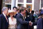 Utrecht 6 juli 2000
Prins Bernhard Jr en Annette Sekreve trouwen voor de wet in Utrecht.
broer Pieter v Vollenhoven met vrouw