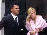 Amsterdam, 8 juli 2000
Trouwen Patrick kluivert met zijn Angela
Ruud Gullit met vrouw Estelle Gullit