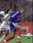 Rotterdam, 2 juli 2000   Euro 2000
Frankrijk-Italie, eindstand na verlenging 2-1
matchwinnaar DAVID TREZEGUET in duel metNesta