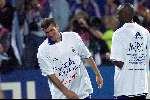 Rotterdam, 2 juli 2000   Euro 2000
Frankrijk-Italie, eindstand na verlenging 2-1
Zinedine Zidane