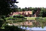 Rijkvorsel 4 juli 2001

Nieuwe huis van Patricia Paay en Adam Curry.

Peter Smulders bv