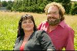 Uelsen 12 juli 2002
Arie Ribbens  en Cea in de caravan