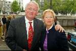 Amsterdam 7 juli 2002
Premiere Noord Koreaans staats circus
Carel v Dodewaard met vrouw