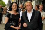 Amsterdam 7 juli 2002
Premiere Noord Koreaans staats circus
Eddy  Ouwens met vriendin