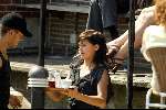 Amsterdam 27 juli 2002
Georgina Verbaan met vriend Daniel Louis Rivas op boot.
Ordinair een sigaret rokend tatoeage