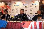 Eindhoven, 7 juli 2002
Kontraktondertekening Guus Hiddink ( 2 jaar )
links op de foto Pedro Salazar en rechts voorzitter Harry v Raaij