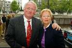 Amsterdam 7 juli 2002
Premiere Noord Koreaans staats circus
Karel v Dodewaerd met vrouw