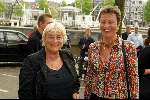 Amsterdam 7 juli 2002
Premiere Noord Koreaans staats circus
Nelly Frijda met vriendin