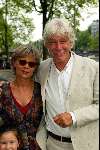 Amsterdam 7 juli 2002
Premiere Noord Koreaans staats circus
Paul v Vliet met vrouw en kleinkinderen