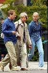 Amsterdam 2 juli 2003
Bill v Dijk met vrouw en vriendin op cornelis schuytstraat