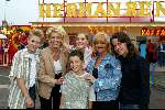 Wassenaar 8juli 2003
nieuwe show in duinrell
Corry Konings met kinderen en vrienden