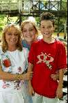 Wassenaar 8juli 2003
nieuwe show in duinrell
Corry Konings met kinderen