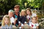 Wassenaar 8juli 2003
Nieuwe show in duinrell
Gerard Joling met kind Wino Omtzigt