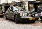Amsterdam 2 juli 2003
Harry Mens met chauffeur in Bentley in pc hooftstraat