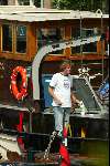 Amsterdam  8 juli 2003
Jeroen Pauw  op zijn woonboot